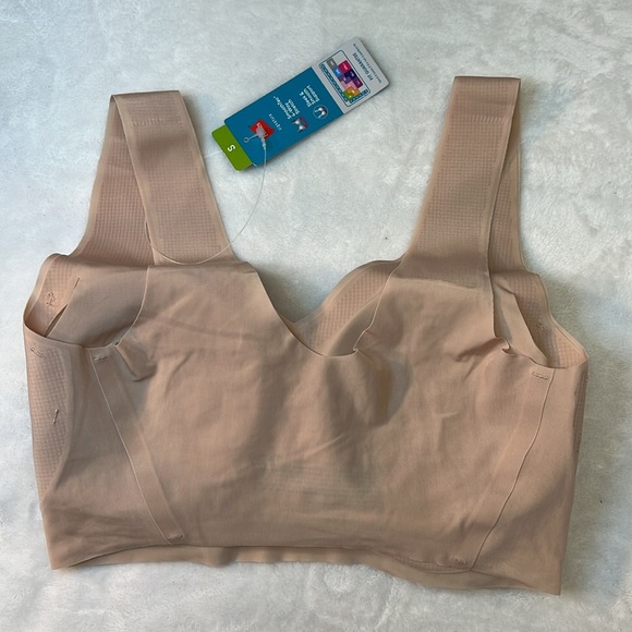 Hanes Beige All in One Bra. NWT. Size Small. 4-way stretch. Removable pads. - Picture 4 of 5